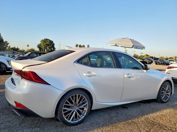 2019 LEXUS IS