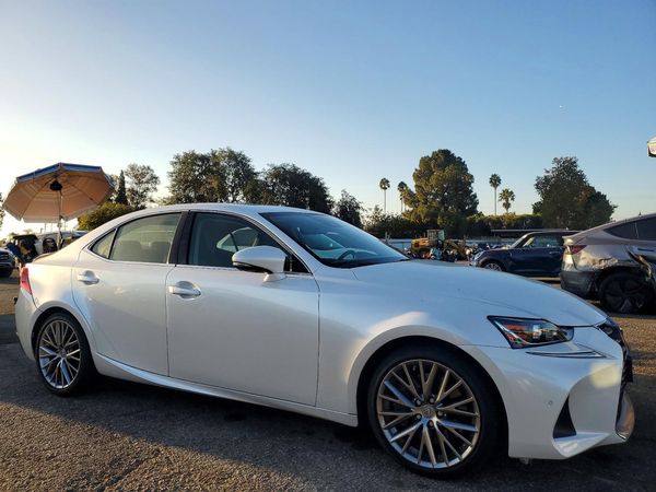 2019 LEXUS IS