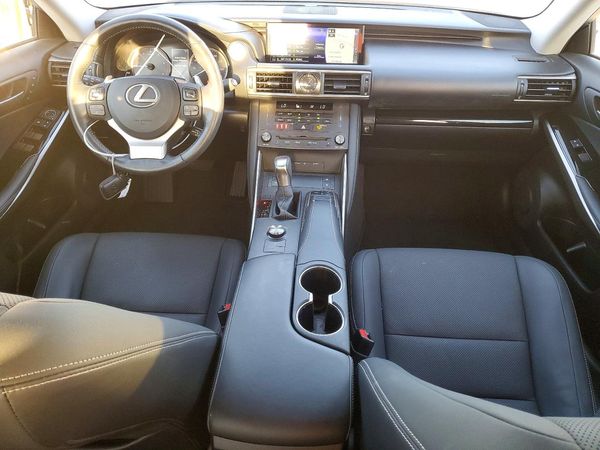 2019 LEXUS IS