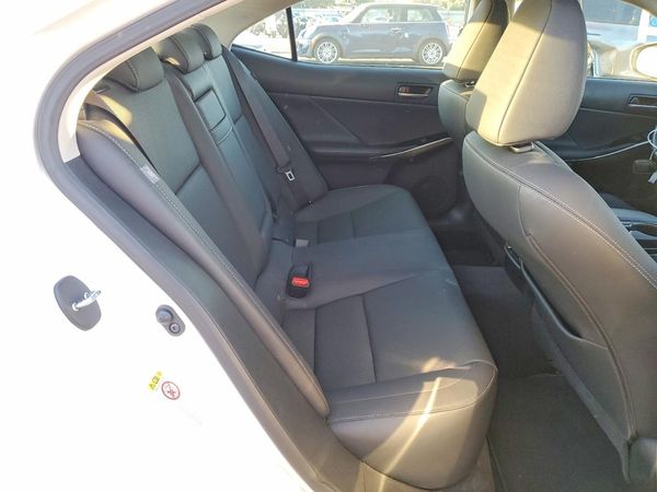 2019 LEXUS IS