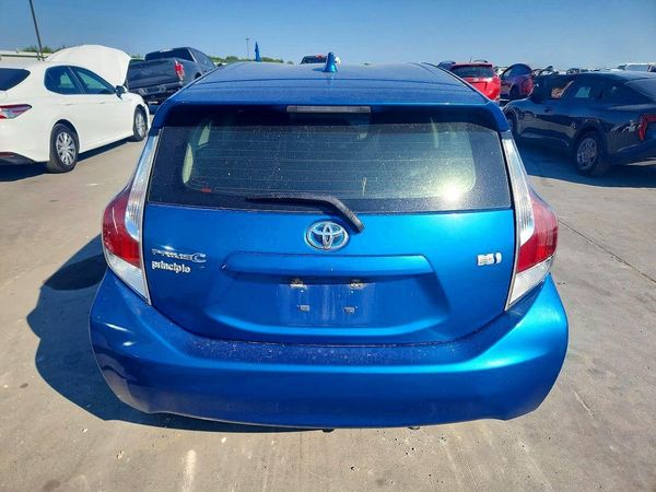 2016 TOYOTA PRIUS
