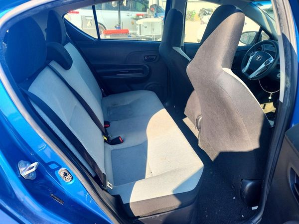 2016 TOYOTA PRIUS