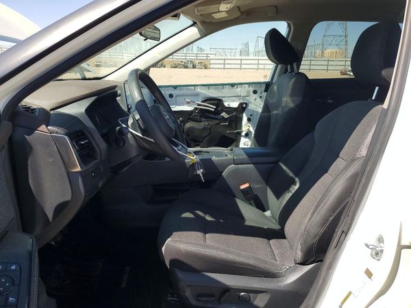 2022 NISSAN ROGUE SV — DENT