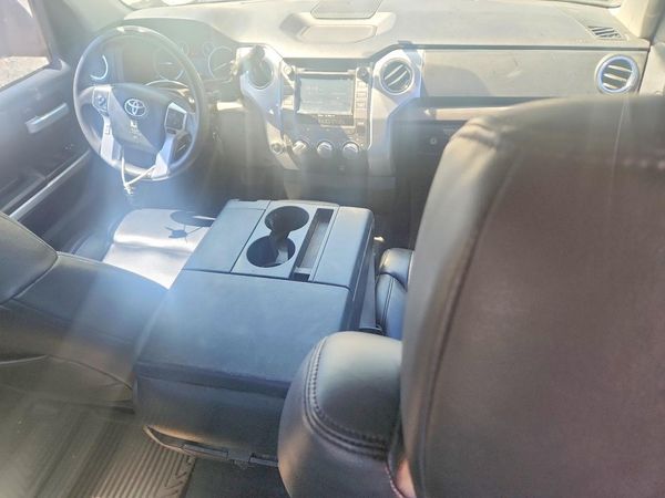 2016 TOYOTA TUNDRA