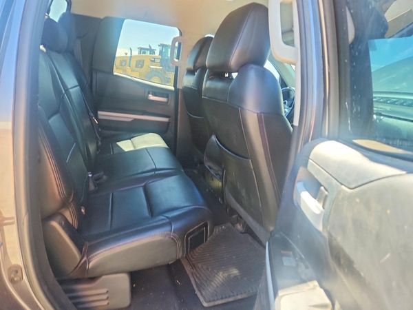 2016 TOYOTA TUNDRA