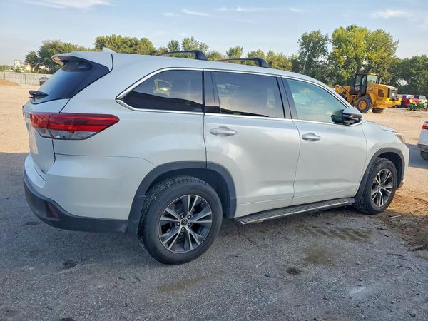 2017 TOYOTA HIGHLANDER