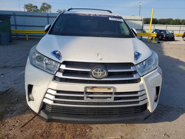 2017 TOYOTA HIGHLANDER