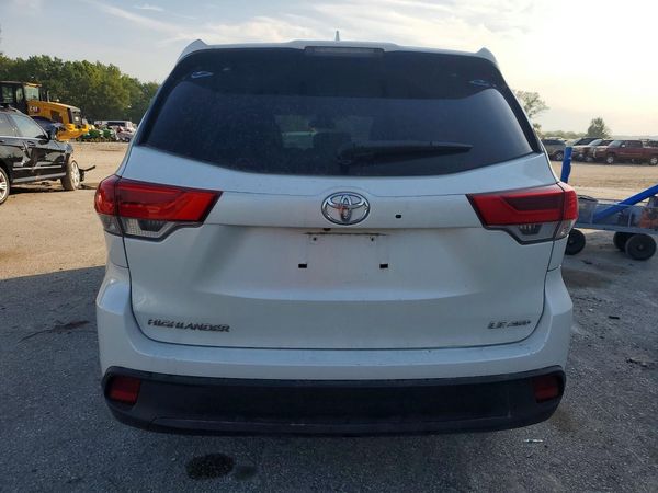 2017 TOYOTA HIGHLANDER