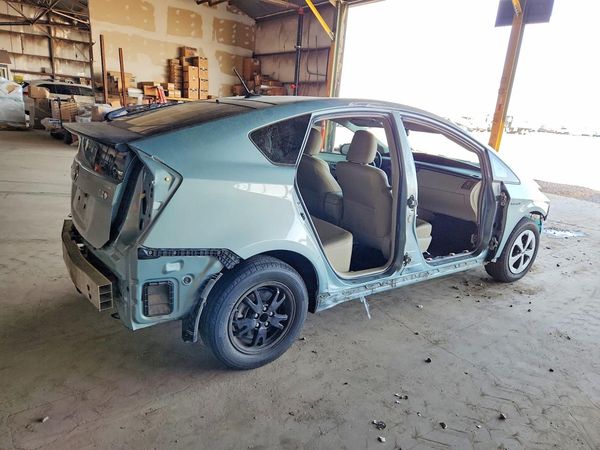 2013 TOYOTA PRIUS