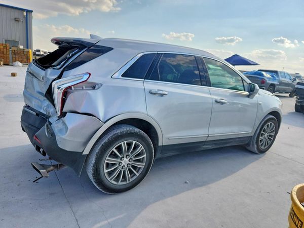 2017 CADILLAC XT5