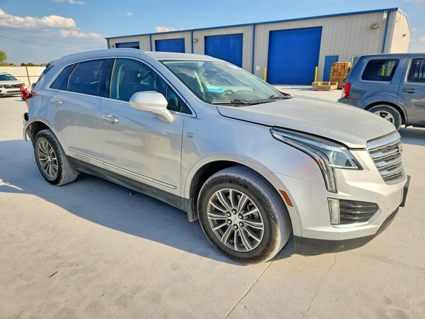 2017 CADILLAC XT5