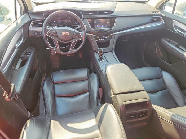2017 CADILLAC XT5