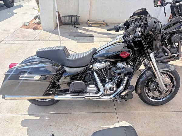 2021 HARLEY-DAVIDSON FLHT