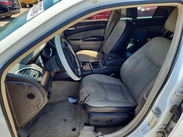 2012 CHRYSLER 300 300C/Limited — DENT