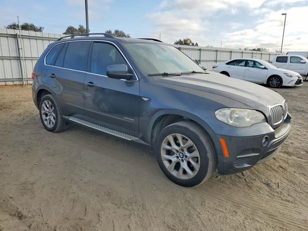 2013 BMW X5 xDrive35i — Passenger 3/4