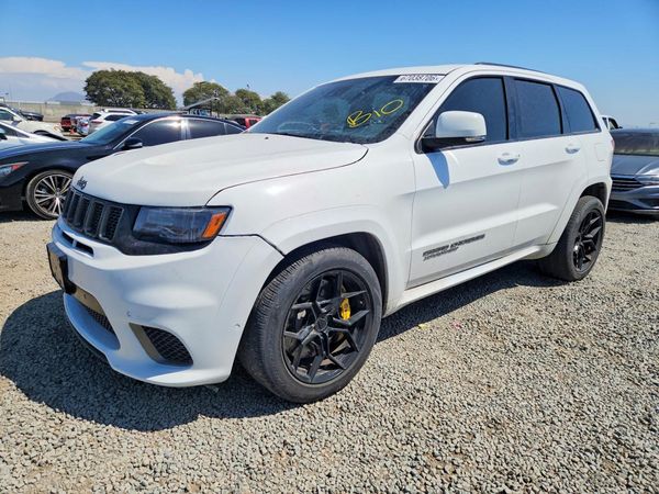 2021 JEEP CHEROKEE Trackhawk — Front 3/4