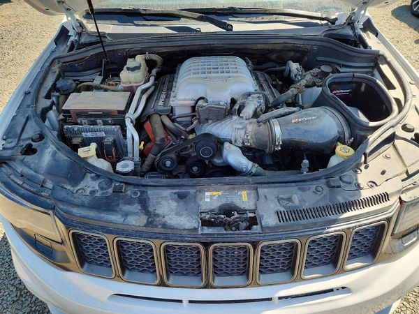 2021 JEEP CHEROKEE Trackhawk — Engine bay