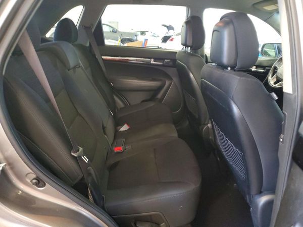 2014 KIA SORENTO Base/ LX