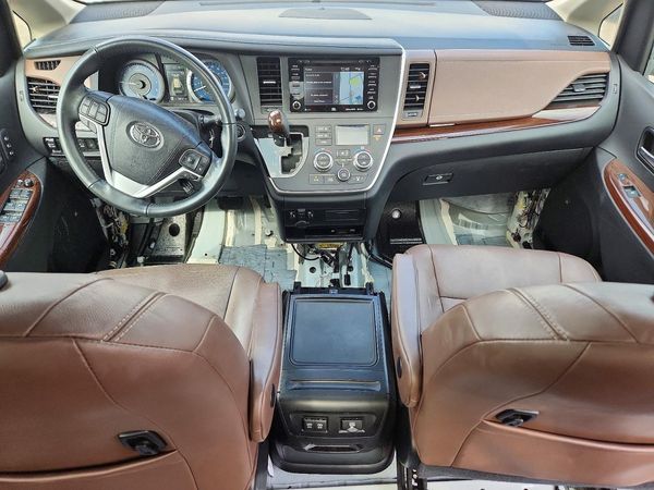 2020 TOYOTA SIENNA