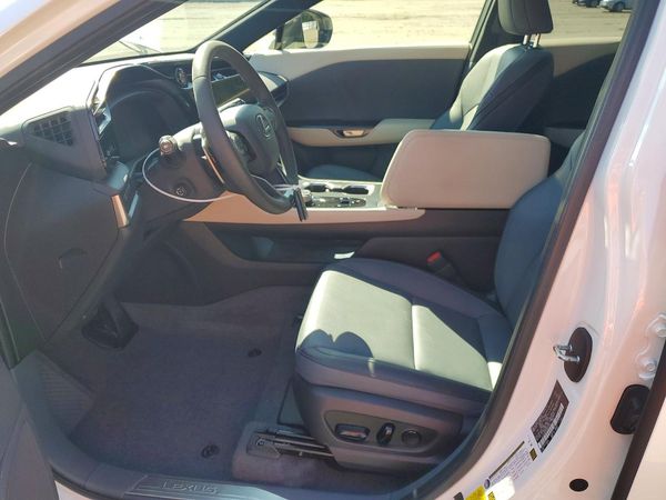 2023 LEXUS RZ 450e Luxury/Premium