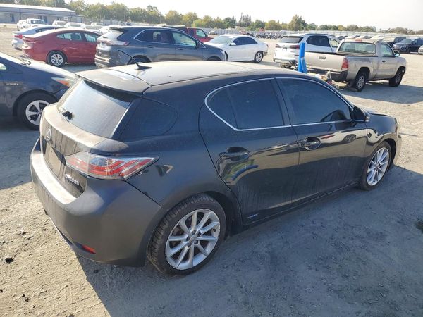 2013 LEXUS CT 200h
