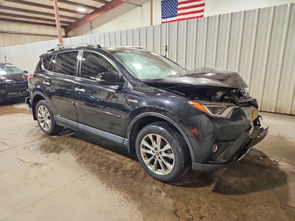 2018 TOYOTA RAV4 Ltd — Passenger 3/4