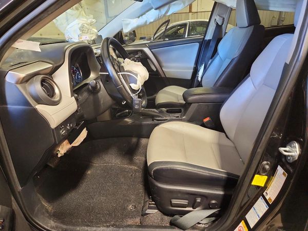 2018 TOYOTA RAV4 Ltd — DENT