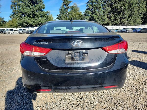 2013 HYUNDAI ELANTRA