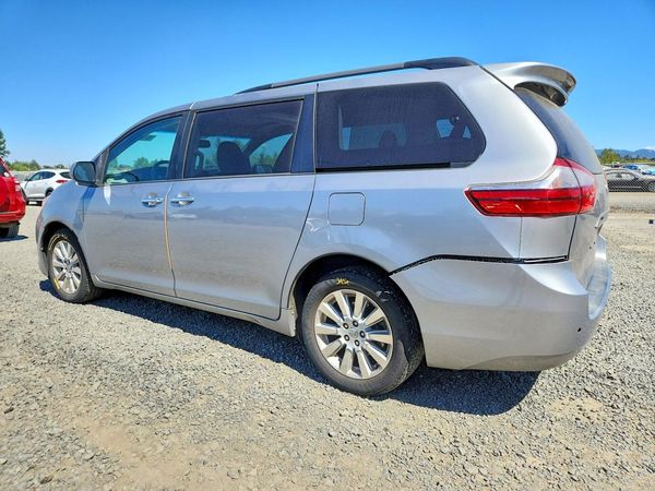 2015 TOYOTA SIENNA