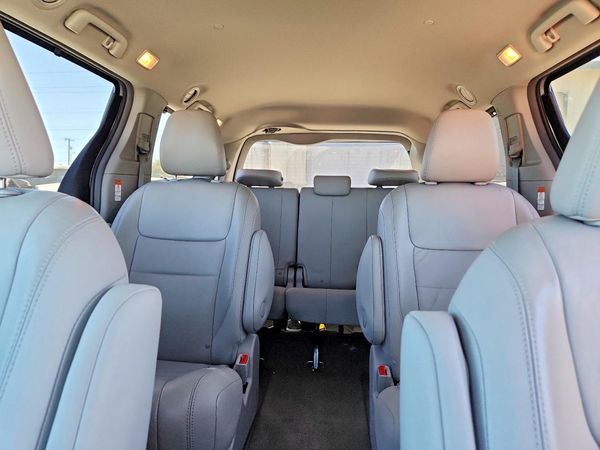 2015 TOYOTA SIENNA