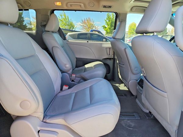 2015 TOYOTA SIENNA