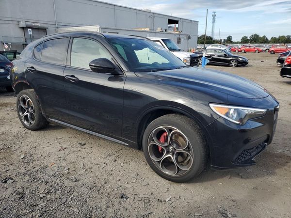 2022 ALFA ROMEO STELVIO