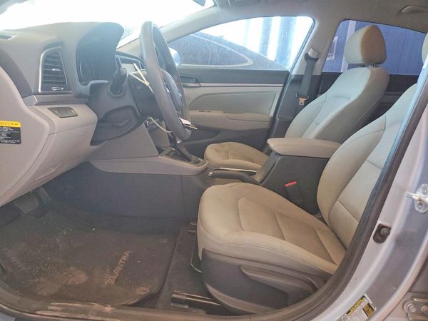 2017 HYUNDAI ELANTRA — DENT