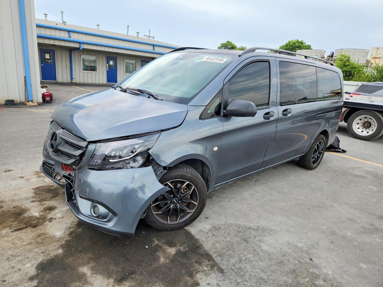 2016 MERCEDES-BENZ METRIS
