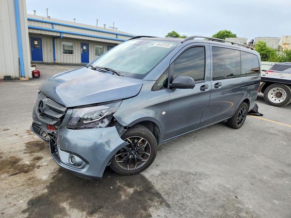 2016 MERCEDES-BENZ METRIS