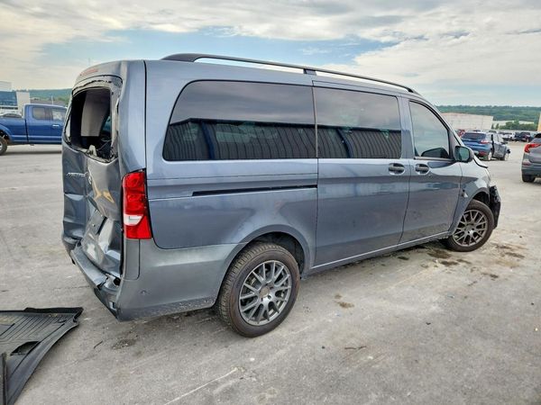 2016 MERCEDES-BENZ METRIS