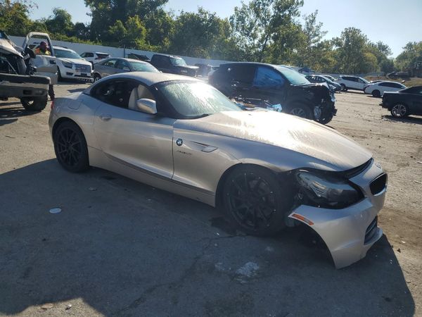 2012 BMW Z4 sDrive28i — Passenger 3/4