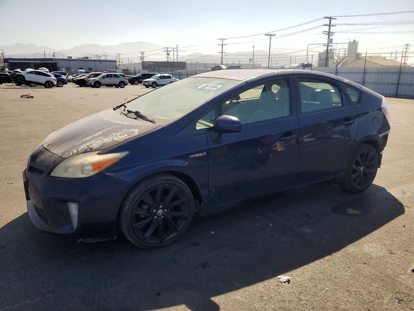 2014 TOYOTA PRIUS