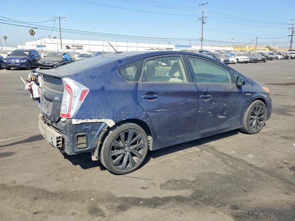 2014 TOYOTA PRIUS