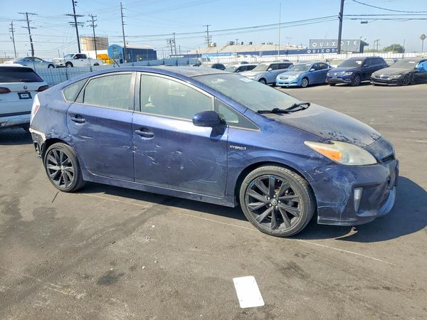 2014 TOYOTA PRIUS