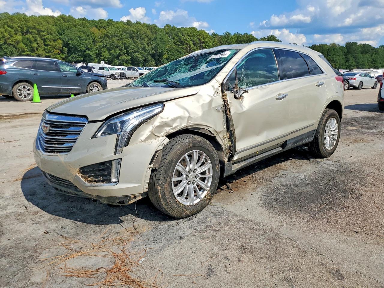 2017 CADILLAC XT5