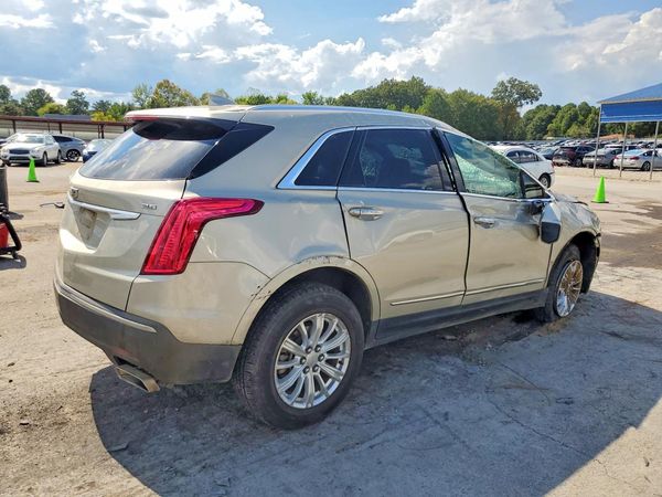 2017 CADILLAC XT5