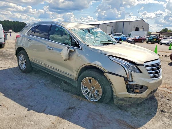 2017 CADILLAC XT5