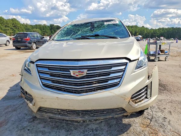 2017 CADILLAC XT5