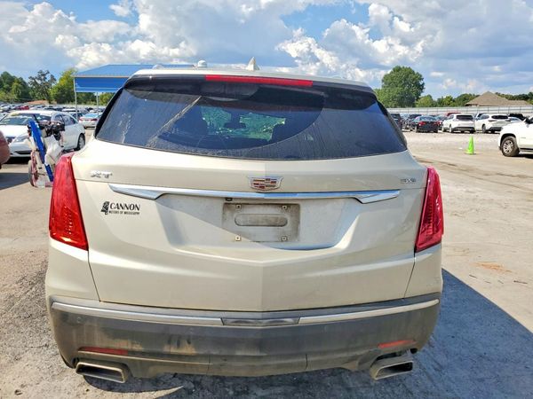 2017 CADILLAC XT5