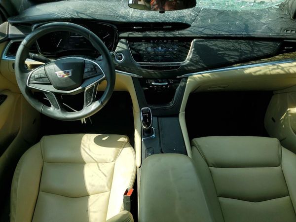 2017 CADILLAC XT5