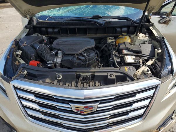 2017 CADILLAC XT5
