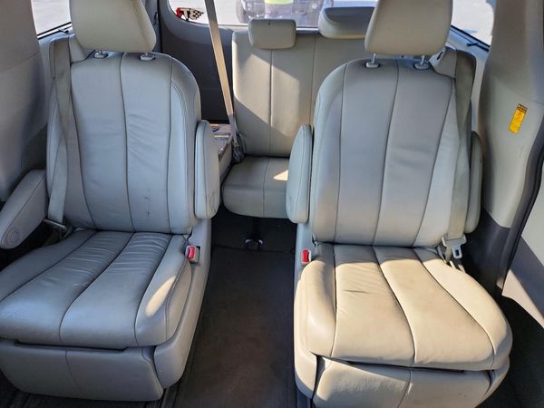 2014 TOYOTA SIENNA