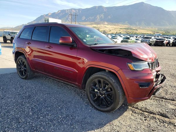 2020 JEEP GRAND CHEROKEE Laredo