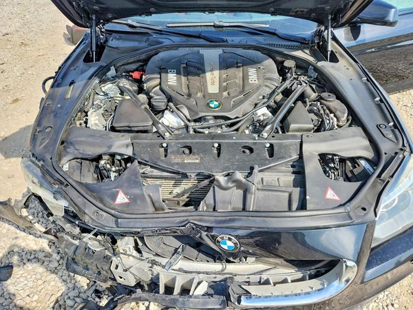 2014 BMW 6 SERIES xDrive GC — Engine bay